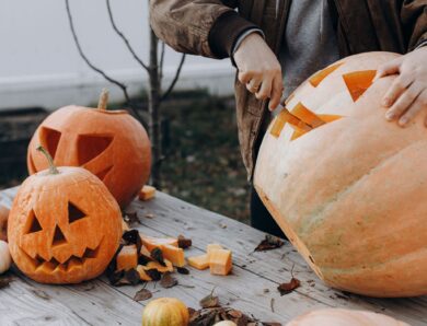Halloween-Dates auf dem Land: 8 schaurig-schöne Ideen für romantische Momente